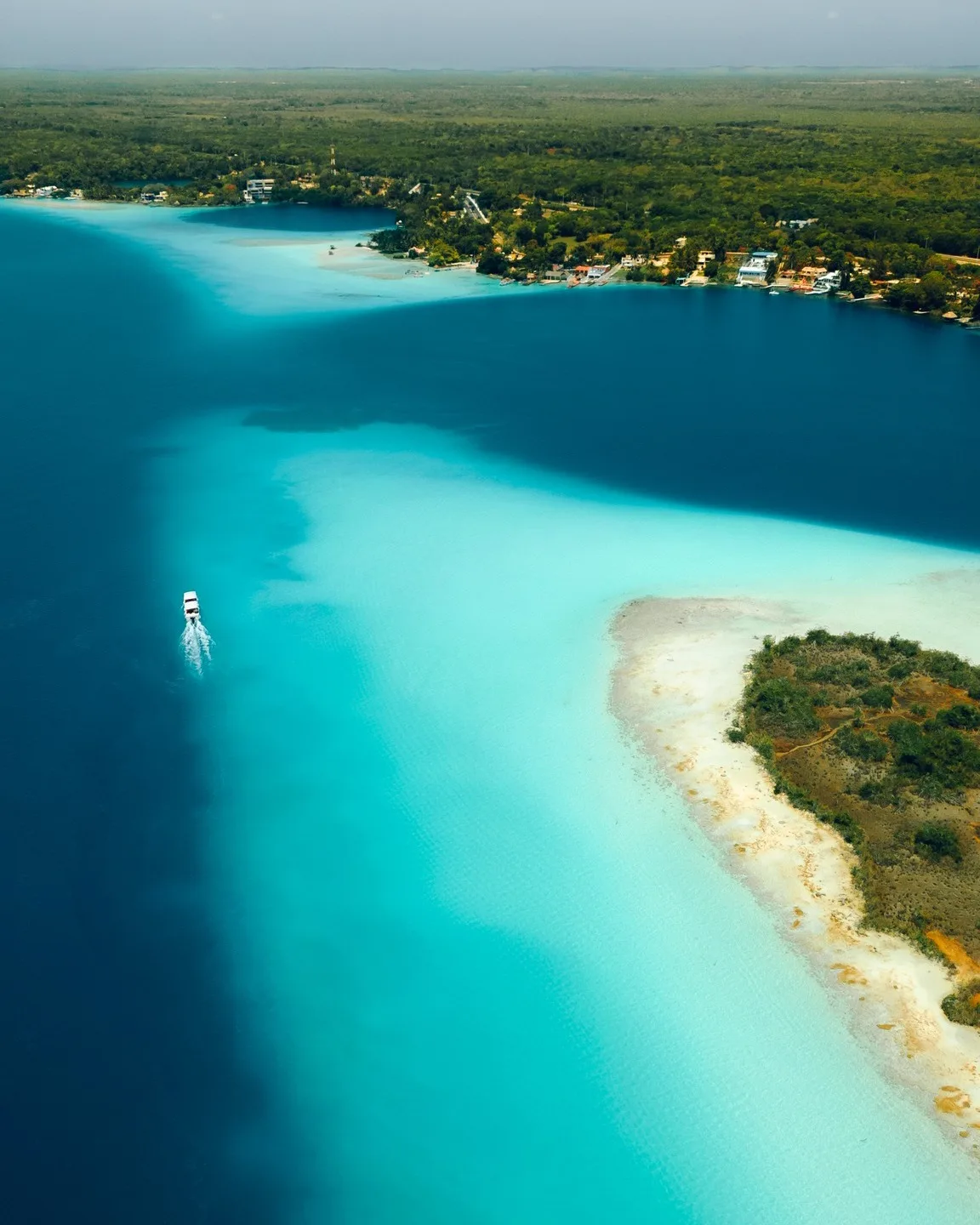 Planea tu viaje a Bacalar Los cenotes y los Mayas