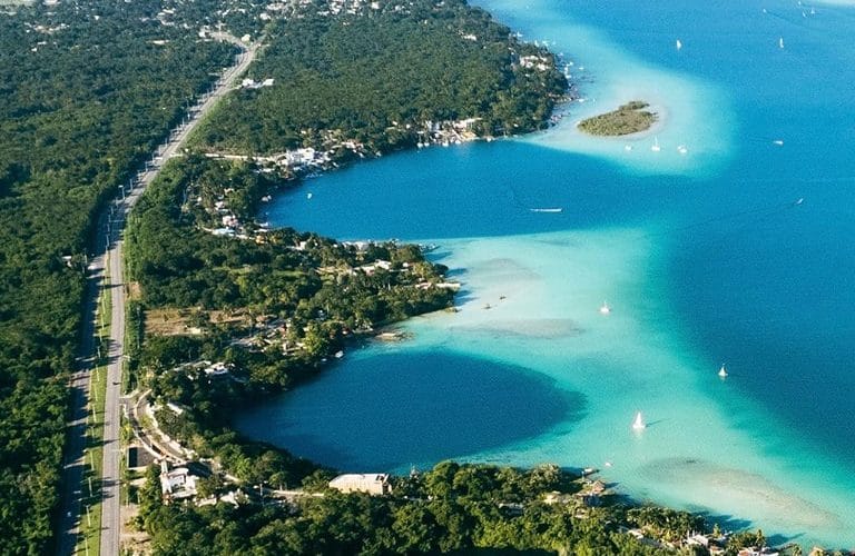 La Laguna De Bacalar, Una Experiencia Turística Inolvidable