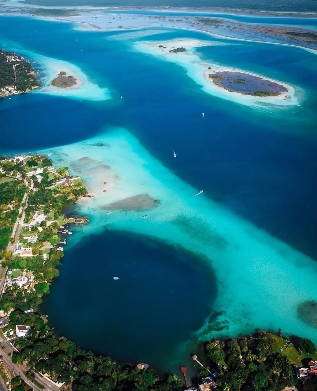 Planea tu viaje a Bacalar Cenote Negro o Cenote La Bruja en Bacalar