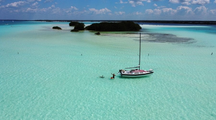 Planea tu viaje a Bacalar Isla De Los Pájaros En Bacalar